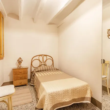 Casa Estel Miracle Juncosa