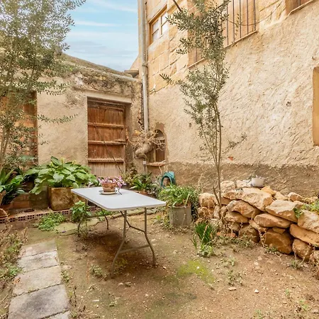 Casa Estel Miracle Juncosa